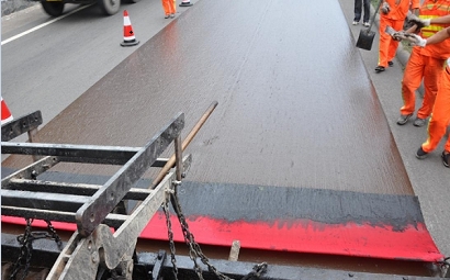 Cold patching process for pothole repair of cold asphalt material, a quick repair material for asphalt pavement